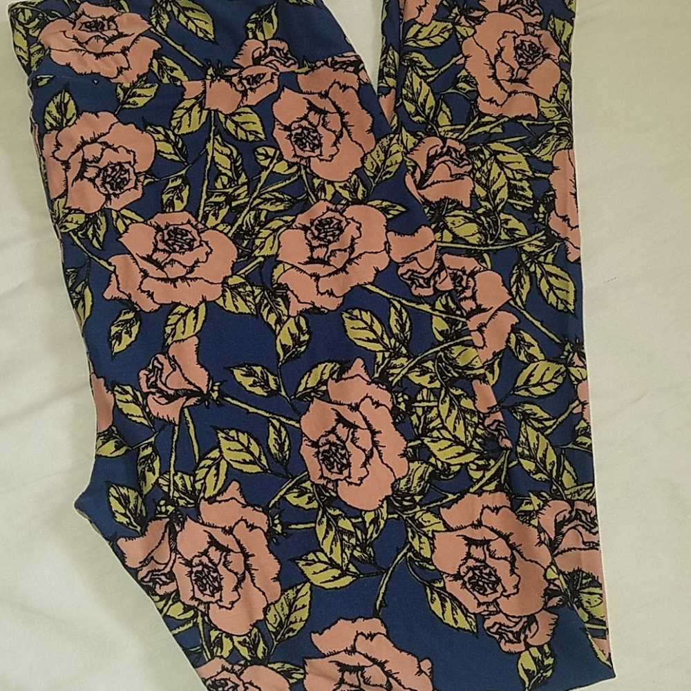 Lularoe Leggings-TC- Roses